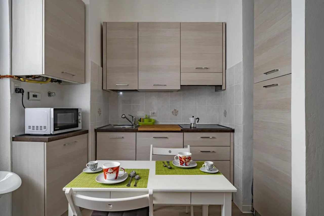 Milano, La Casetta Di Beatrice - By Host4U Apartment Milan